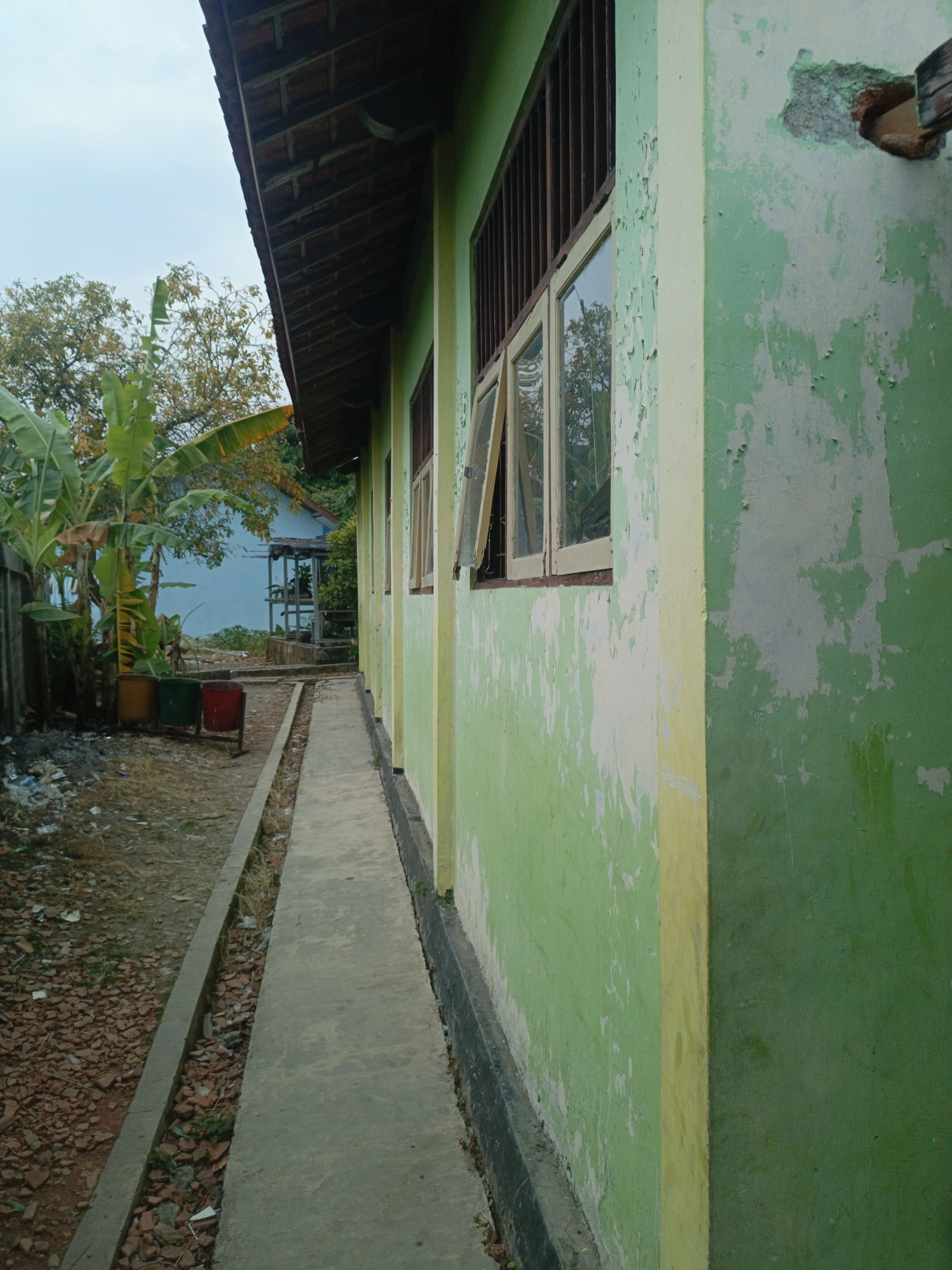 Tampak Belakang