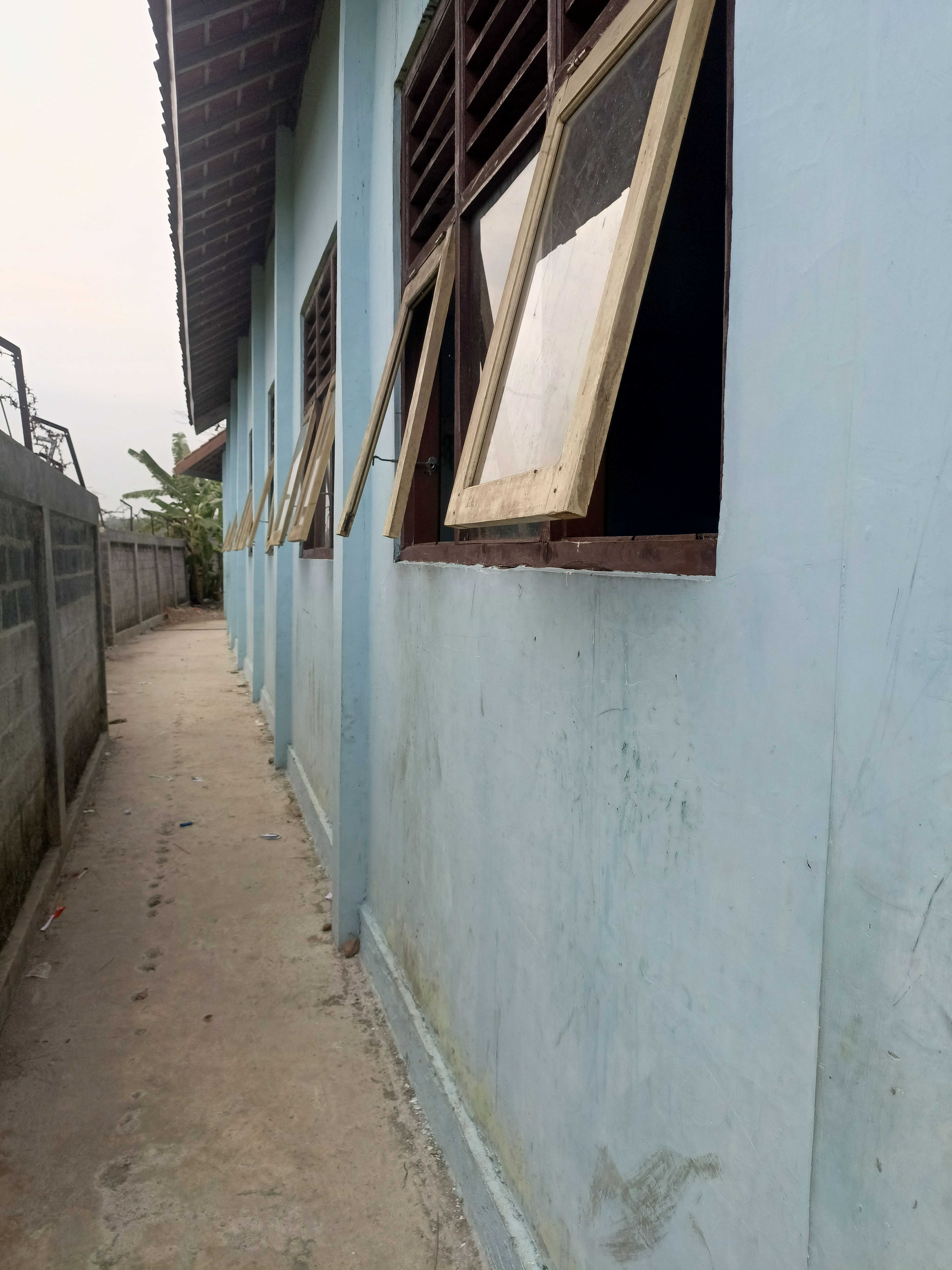 Tampak Belakang