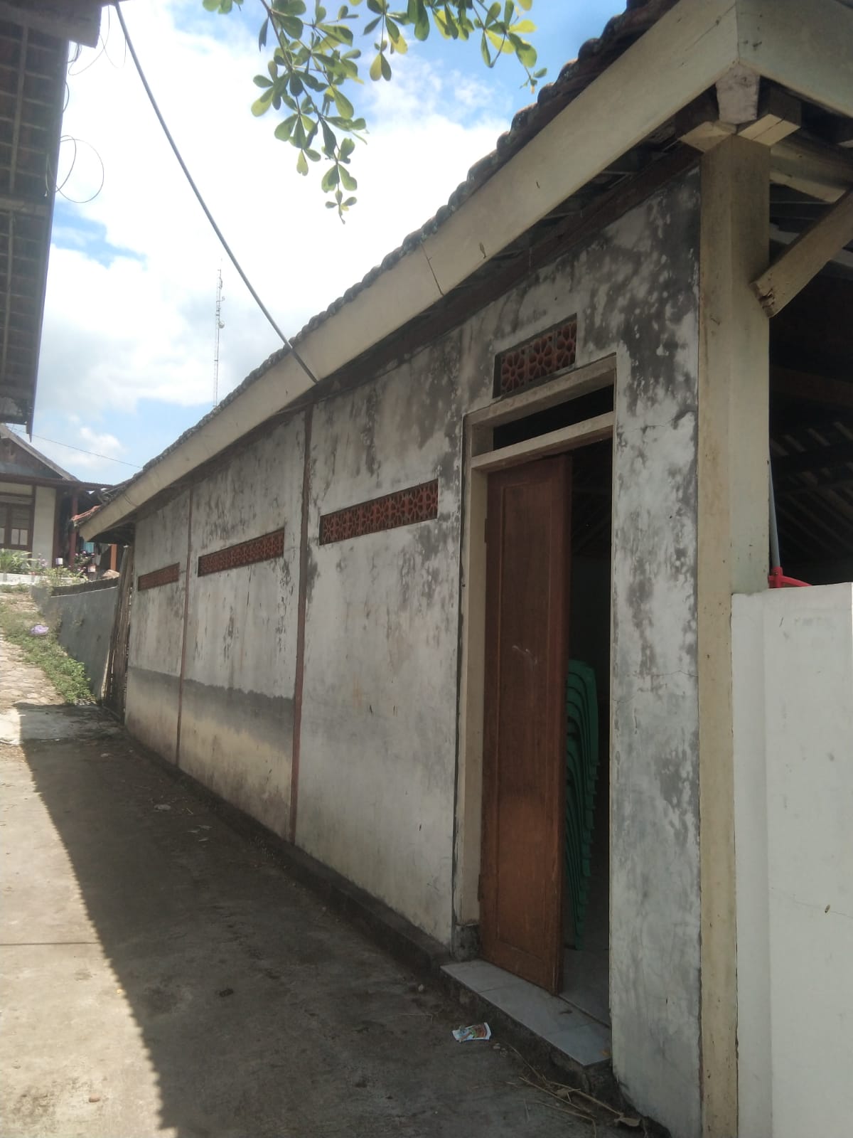 Tampak Samping 1