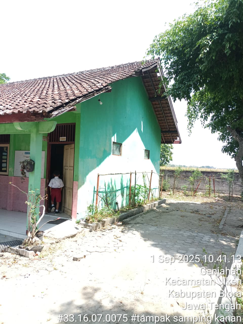 Tampak Samping 1
