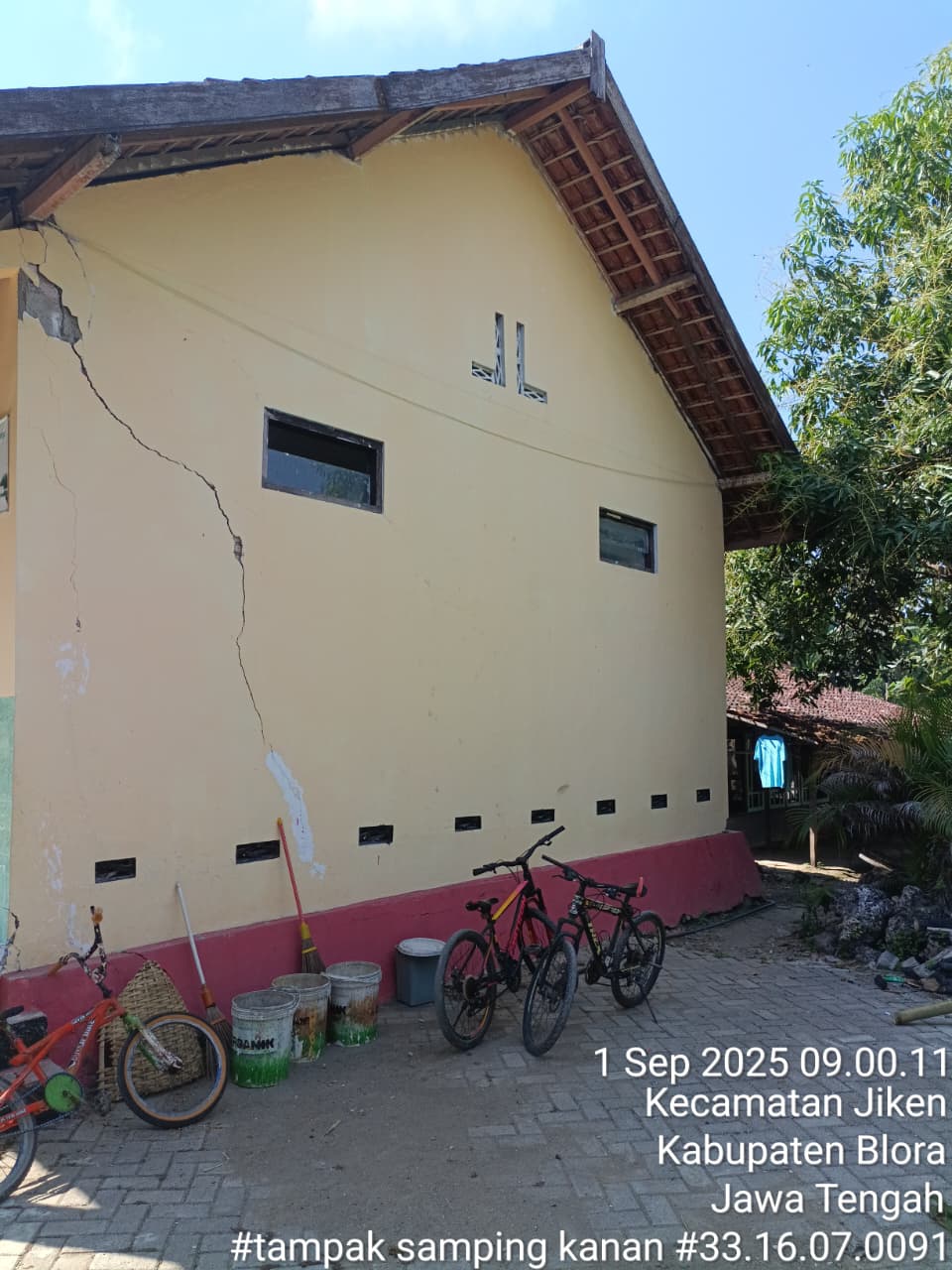 Tampak Samping 1