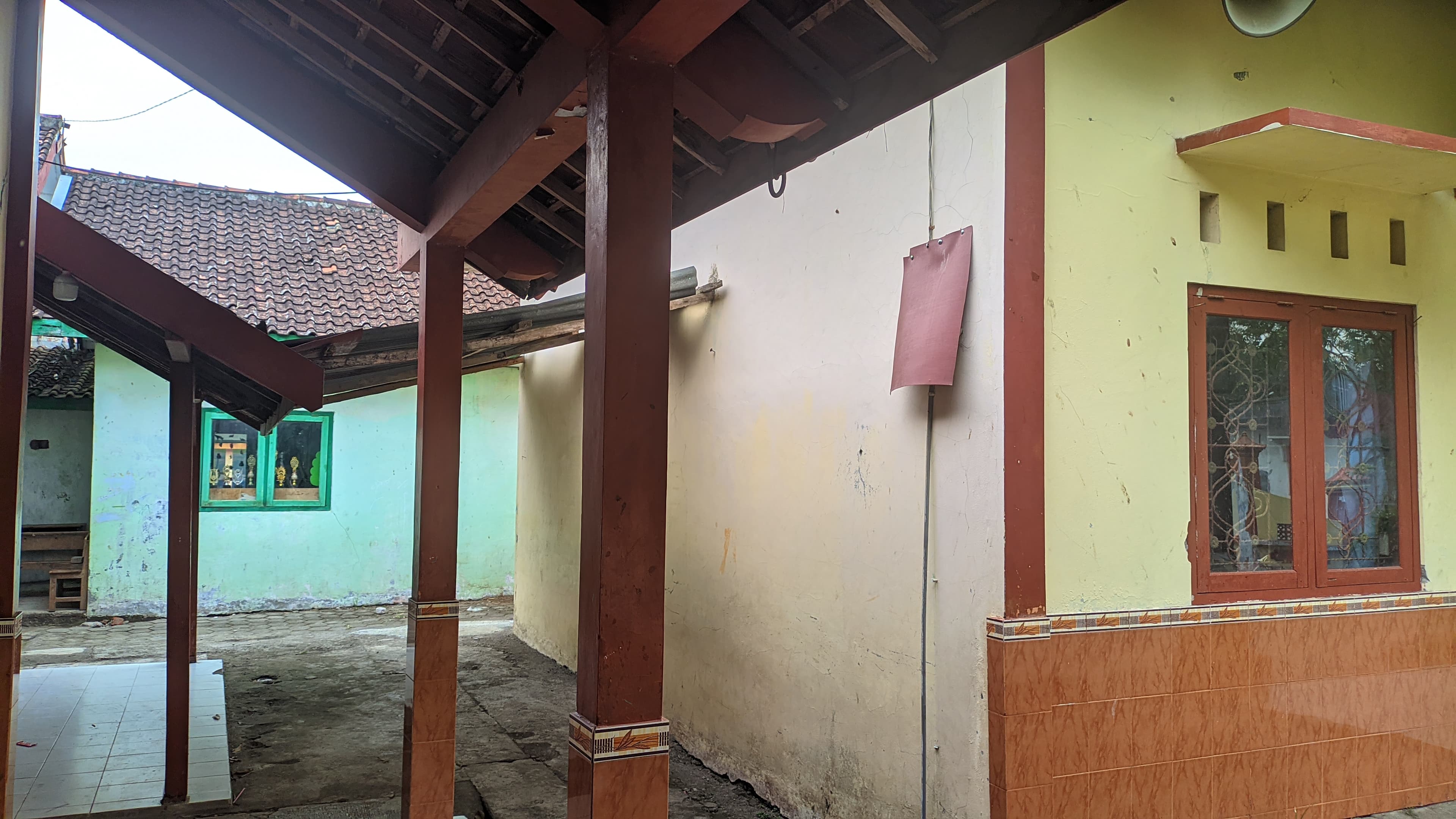 Tampak Samping 1