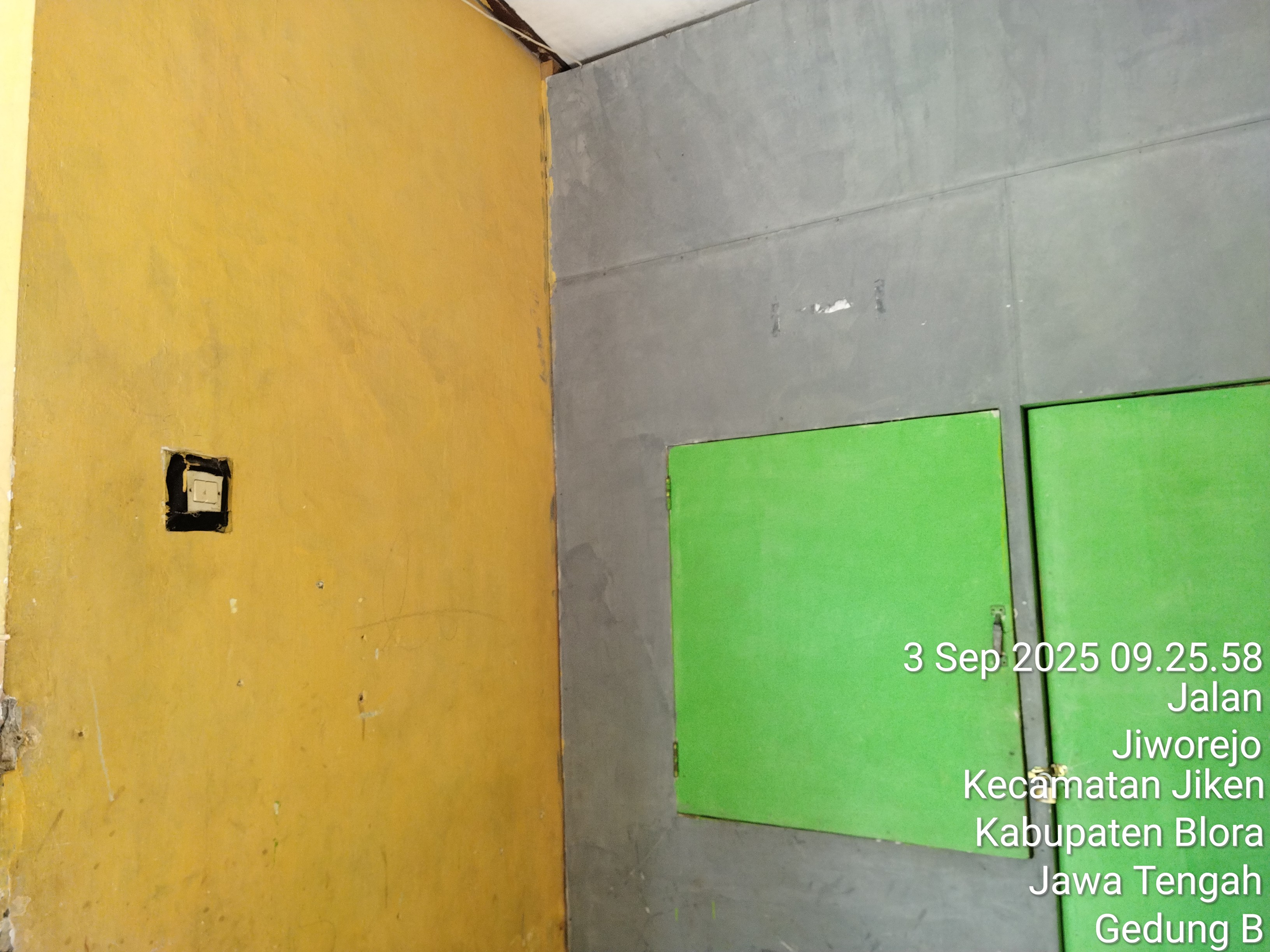 Tampak Samping 1
