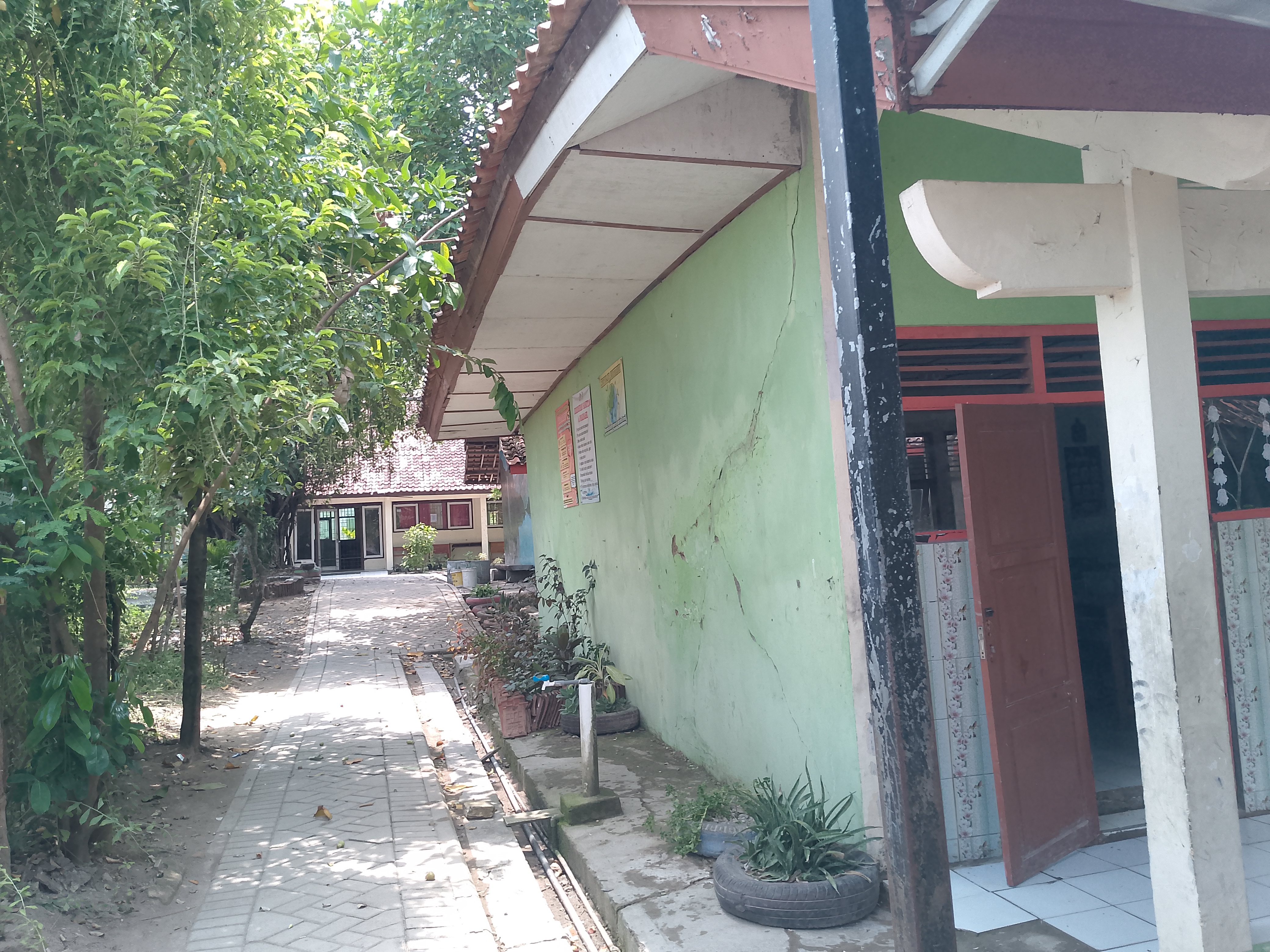 Tampak Samping 1