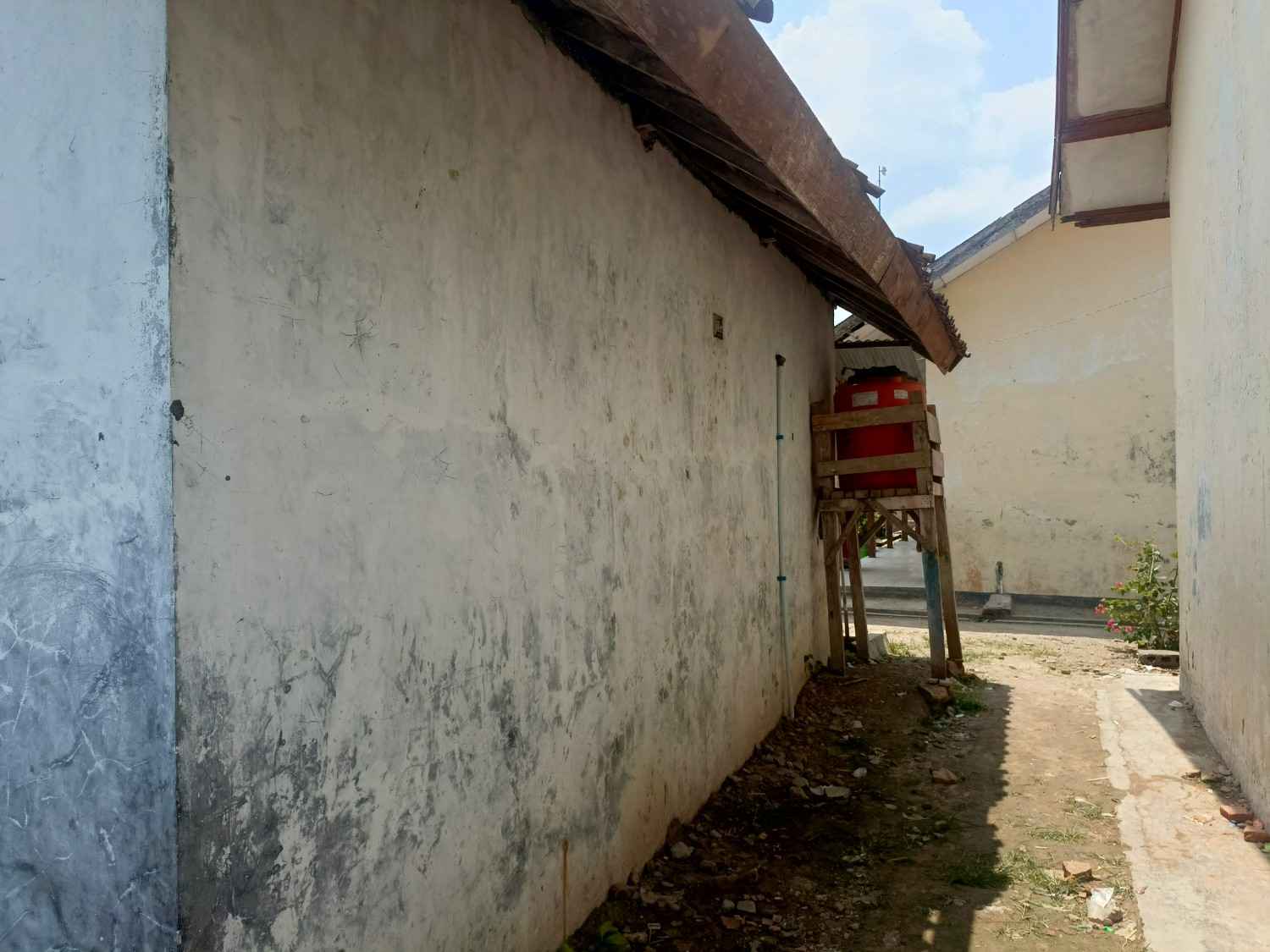 Tampak Samping 1