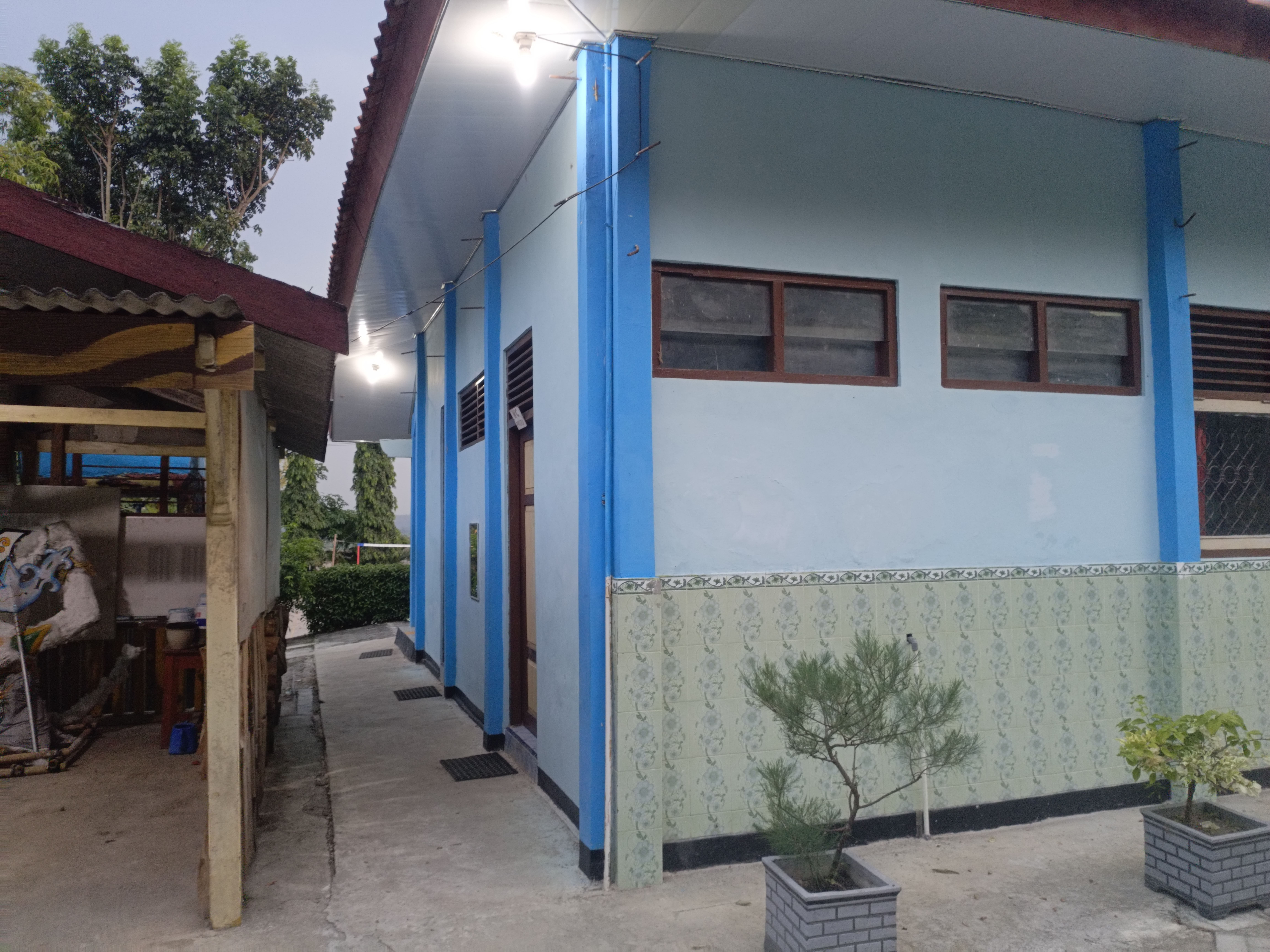Tampak Samping 1