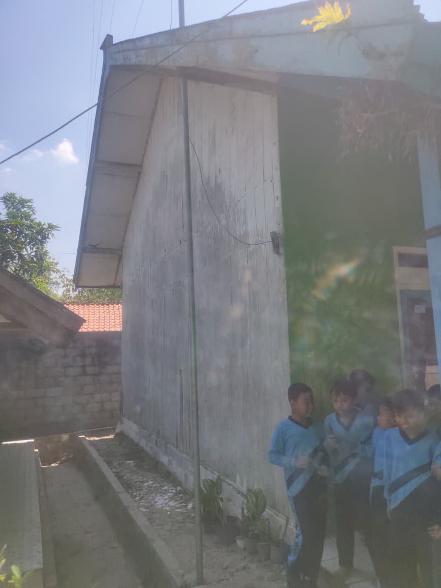 Tampak Samping 1