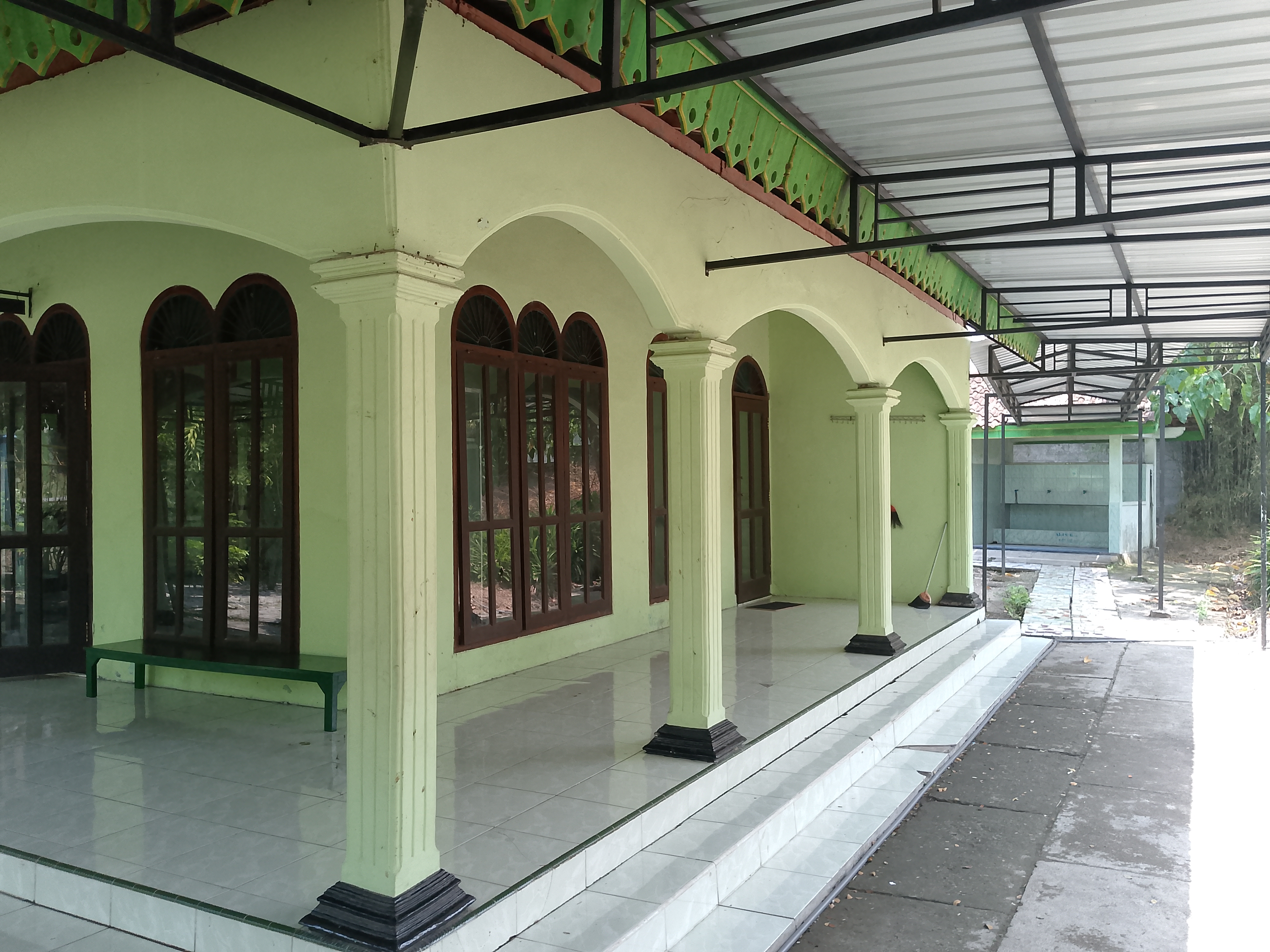 Tampak Samping 1