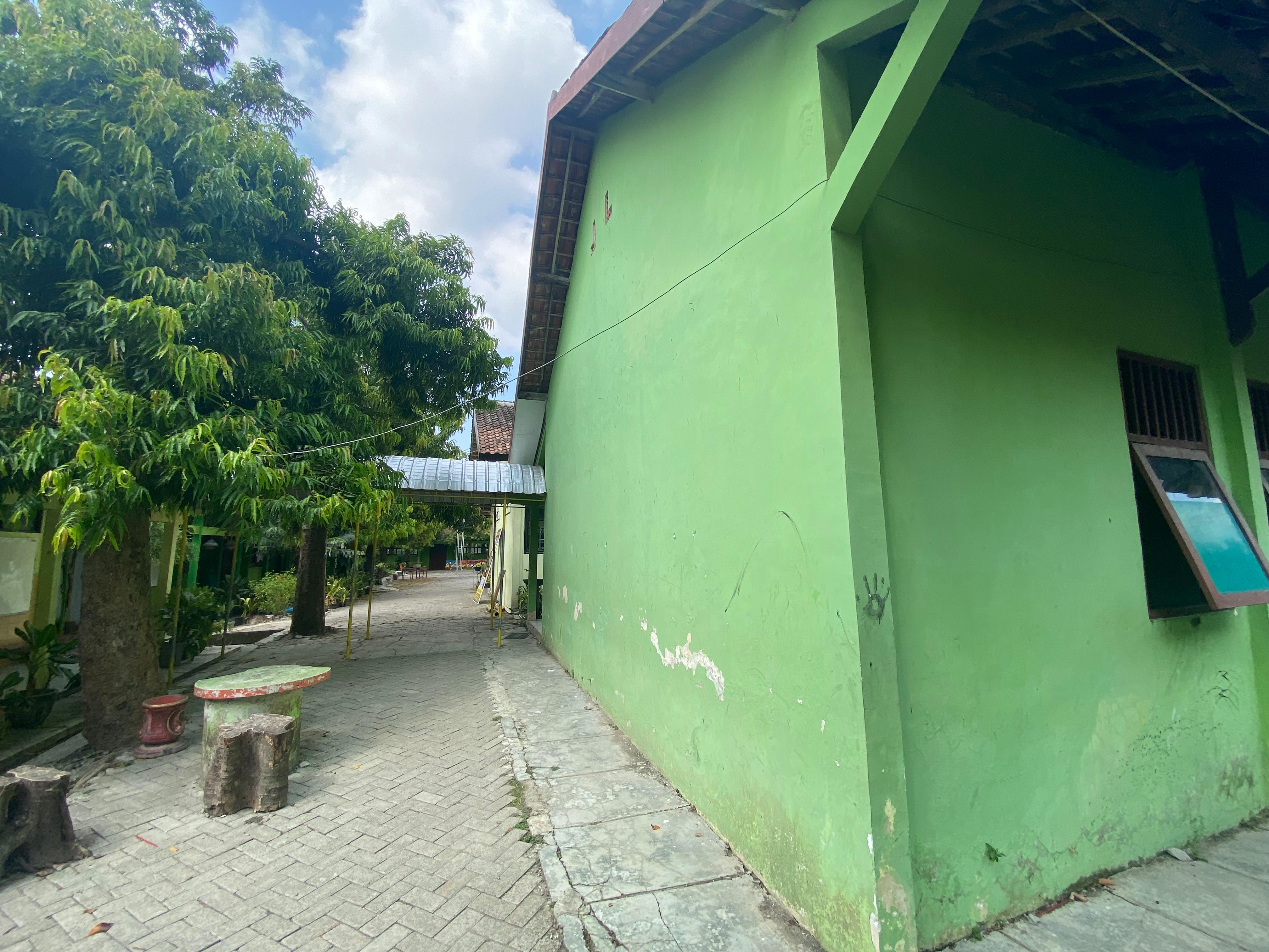 Tampak Samping 1