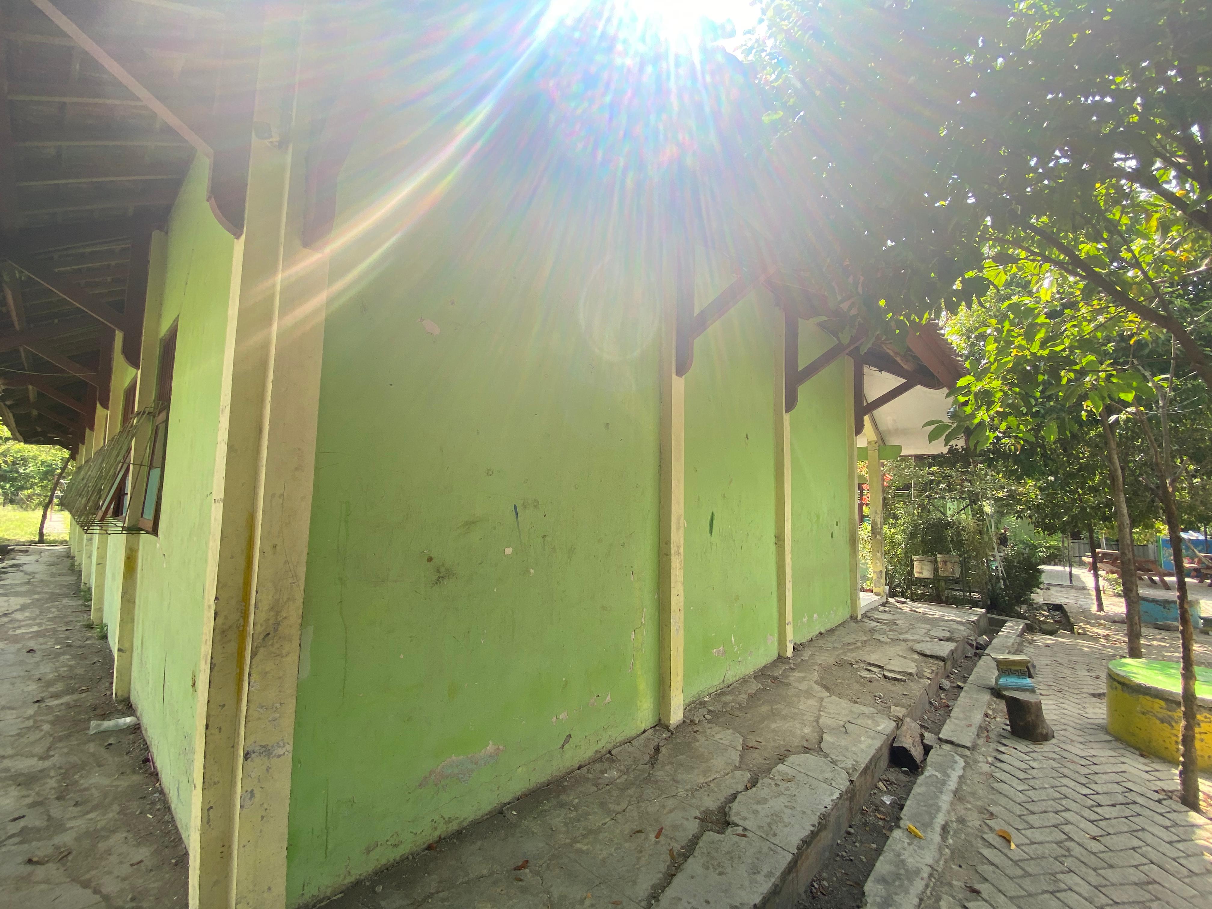 Tampak Samping 1