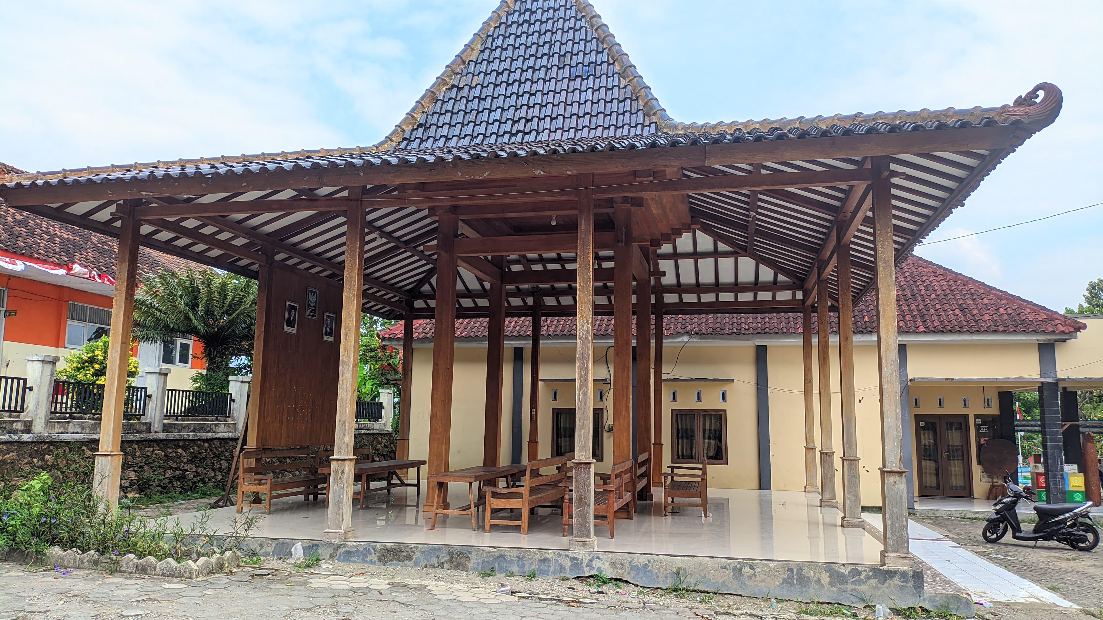 Tampak Samping 1