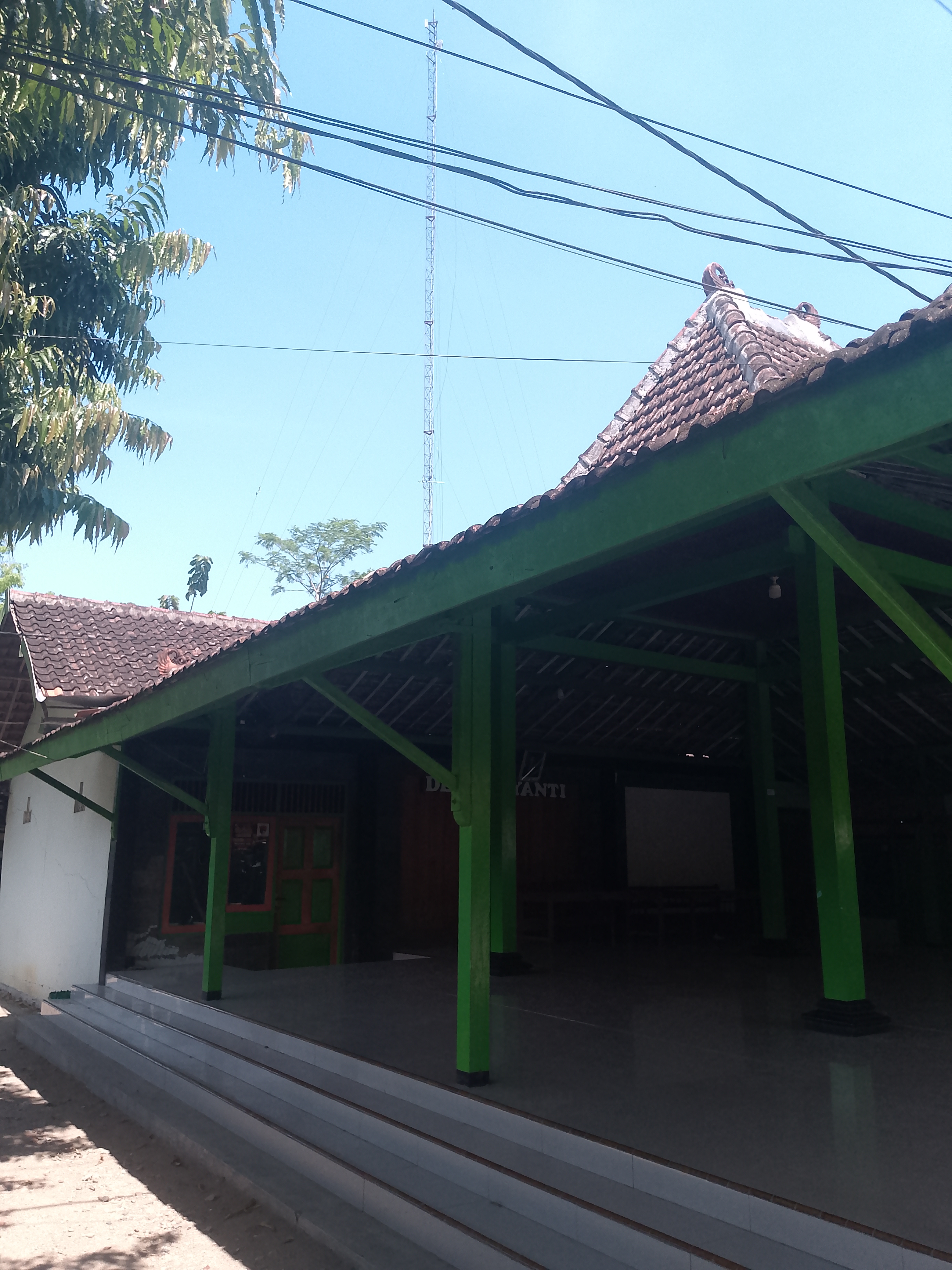 Tampak Samping 1