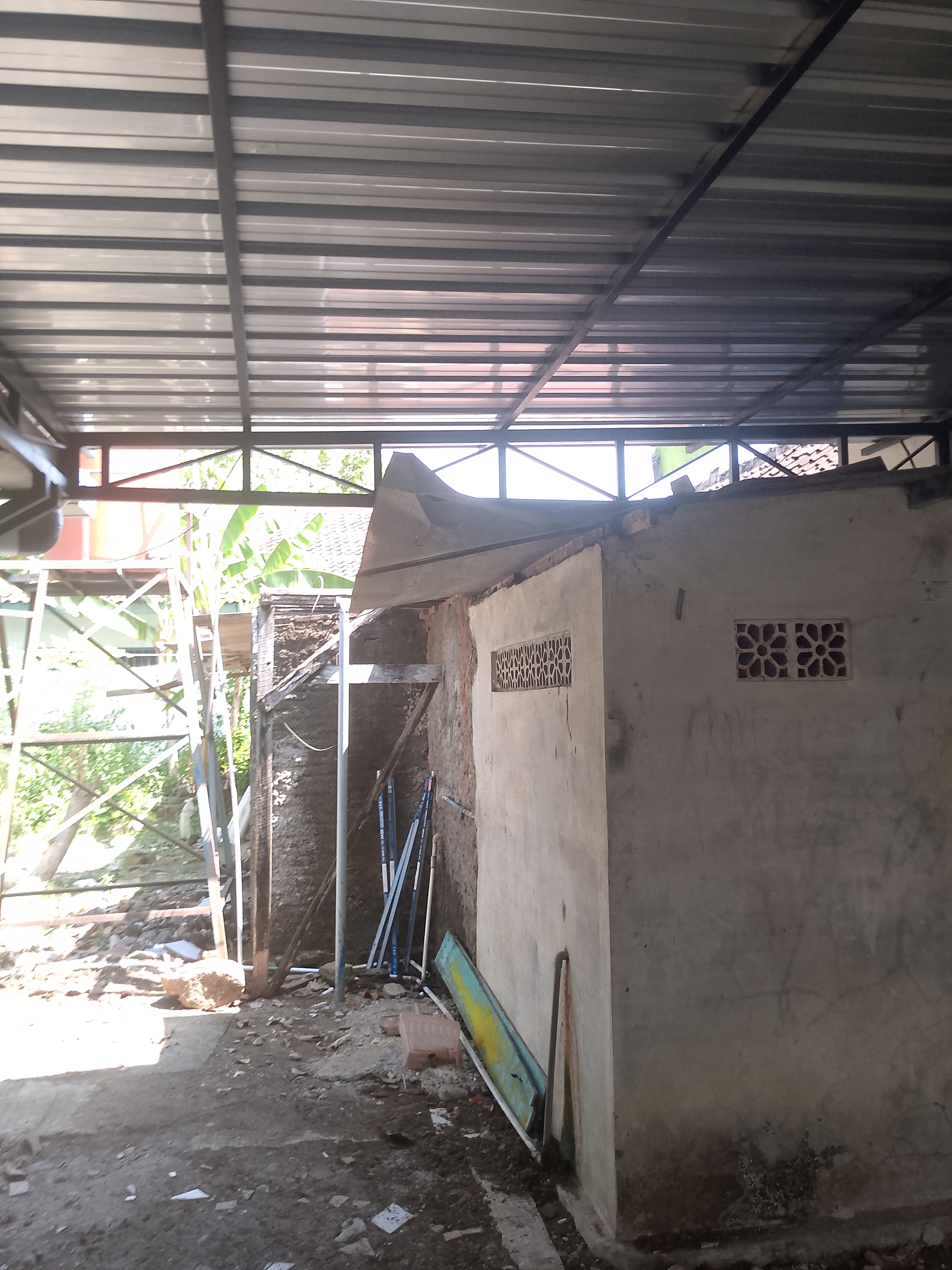 Tampak Samping 1