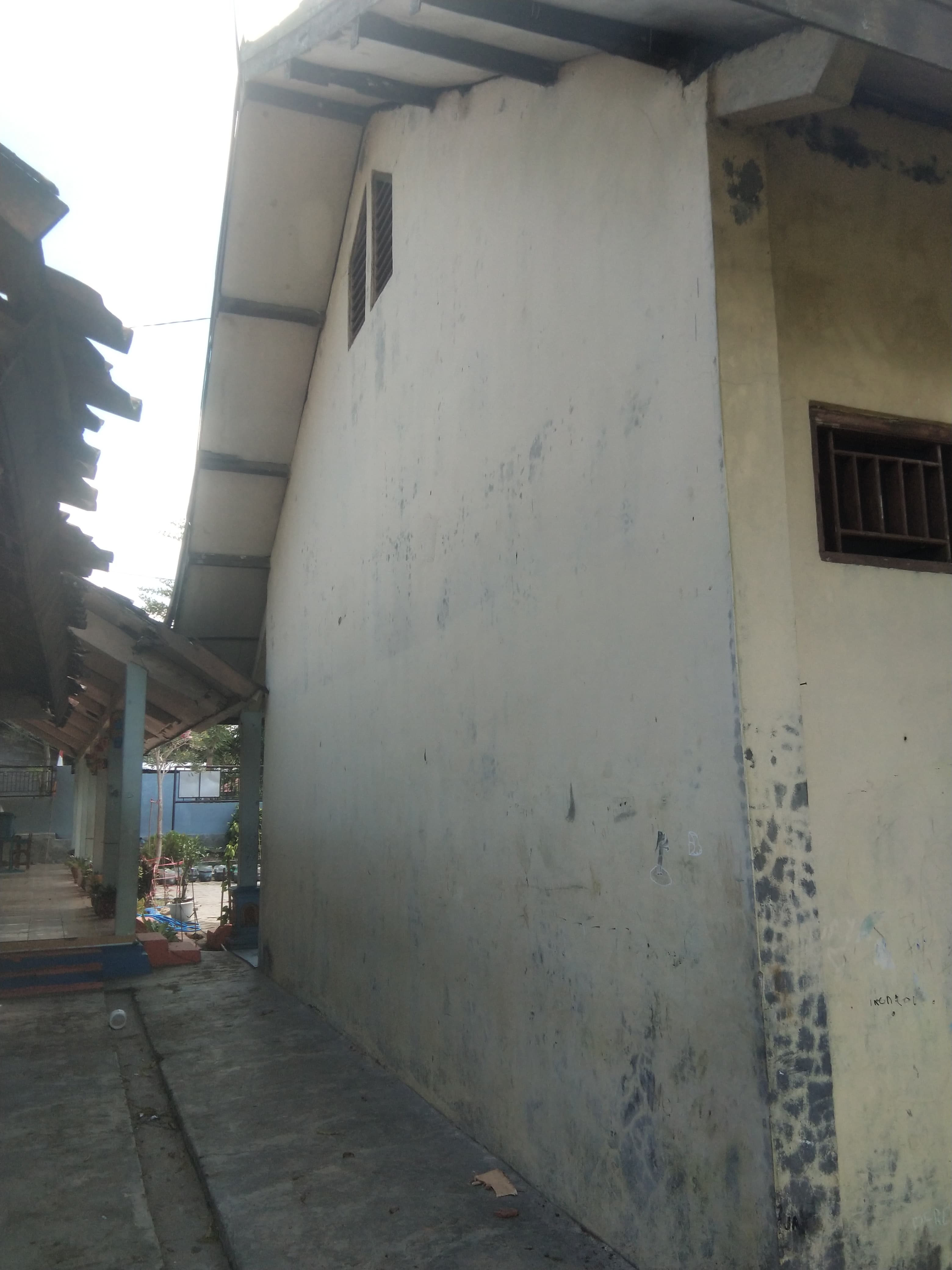 Tampak Samping 1